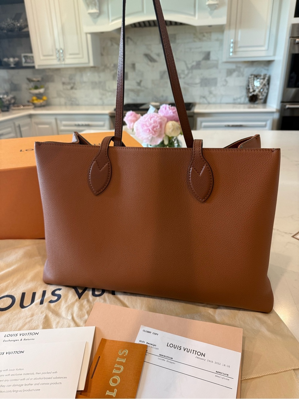 Louis Vuitton LockMe Shopper - Like New! - Picture 8 of 8